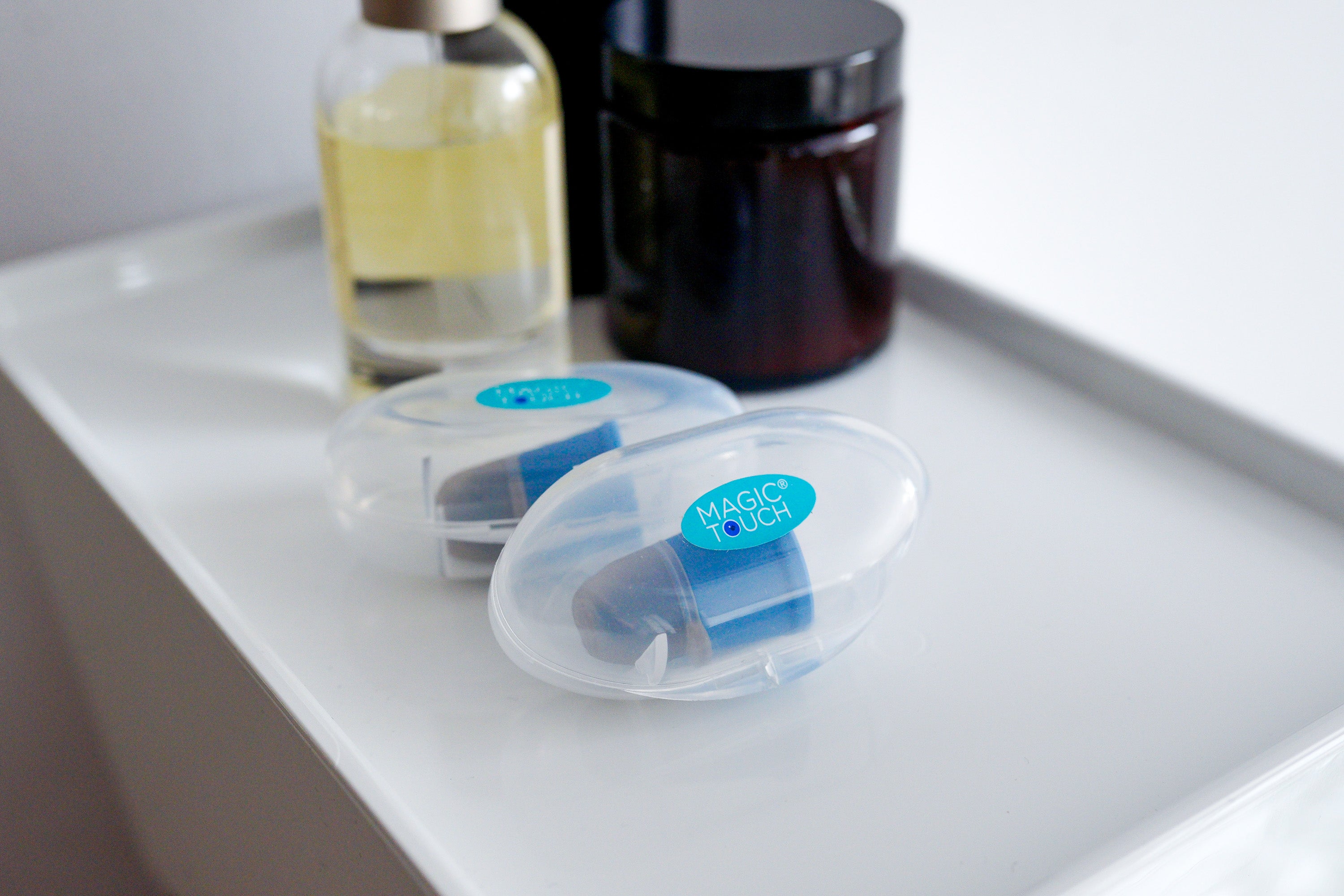 Magic Touch Eye Drop Applicator image 3