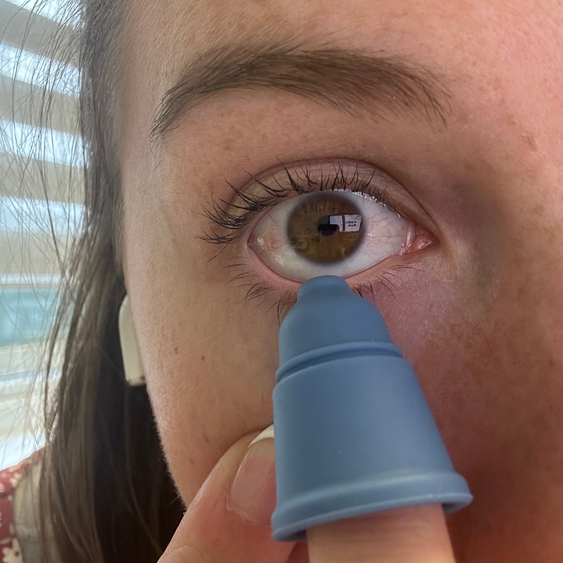 Magic Touch Eye Drop Applicator image 4